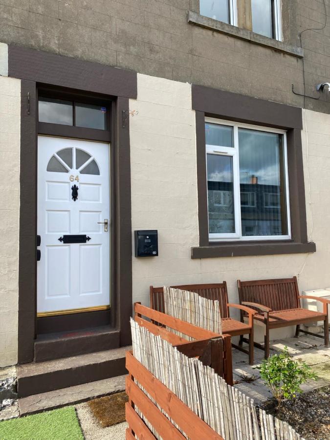 1 Bed In The Outskirts Of Edinburgh, Free Wifi & Street Parking, Self-Catering Apartamento Broxburn Exterior foto